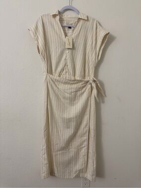 Universal Thread Cream wrap Midi Shirt Dress
